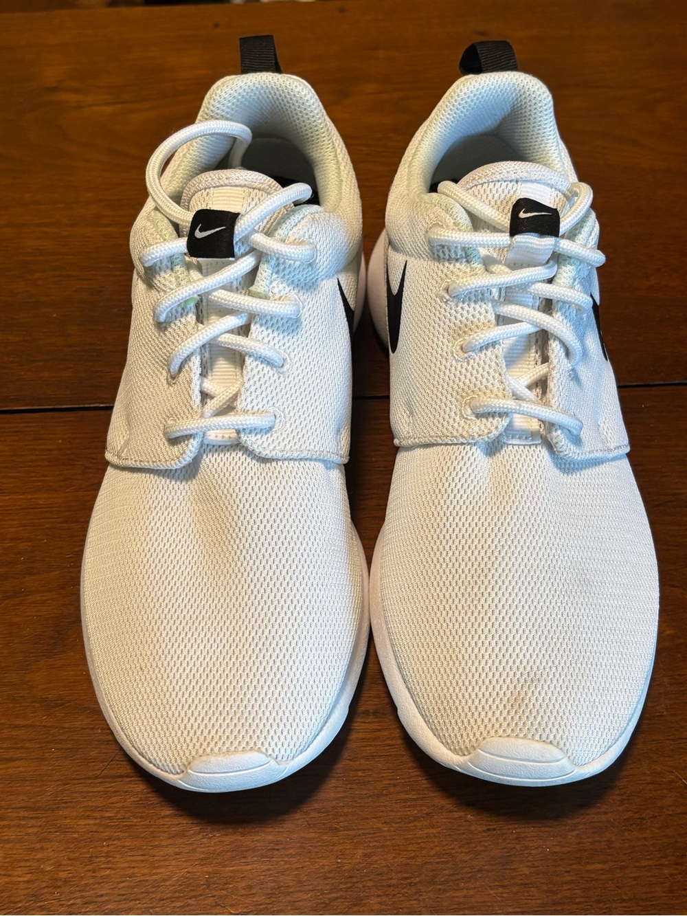 Nike Roshe One Women’s Running Shoes White/Black Size 6.5 Style 844994-101